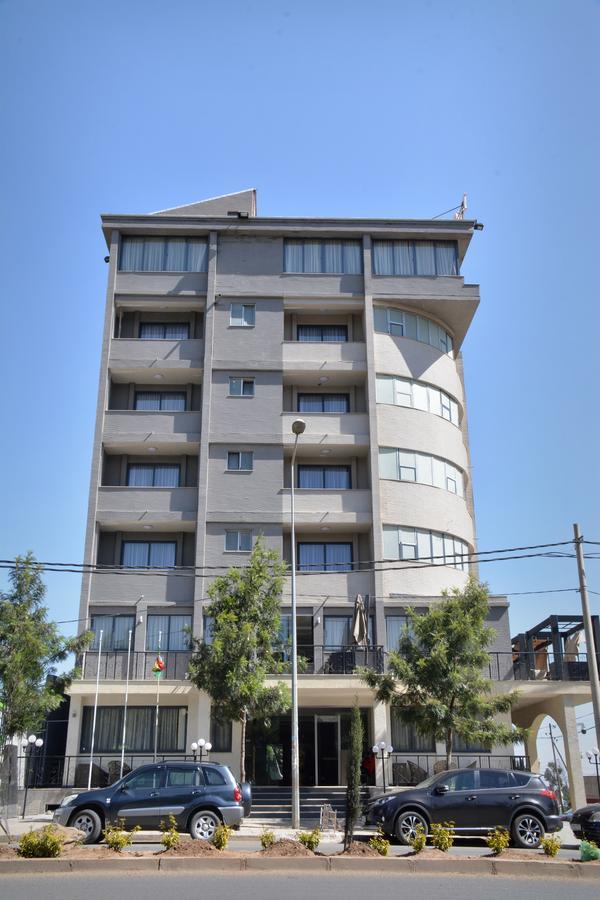 Berlottue Hotel Adis Abeba Exterior foto